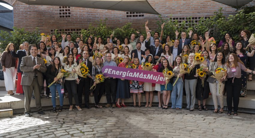Encuentro Energía+Mujer: Reconocen a mujeres destacadas de empresas socias de Generadoras