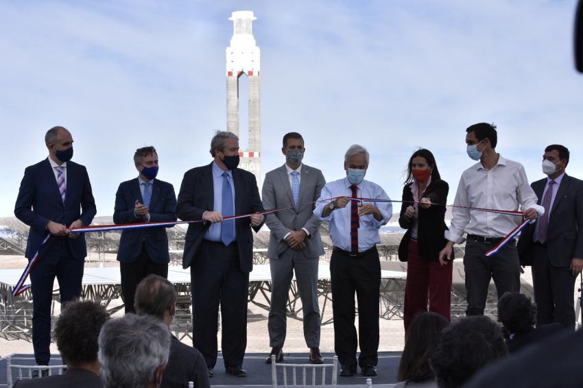 Cerro Dominador inaugura planta de concentración solar de potencia que proveerá 100% energía renovable 24/7