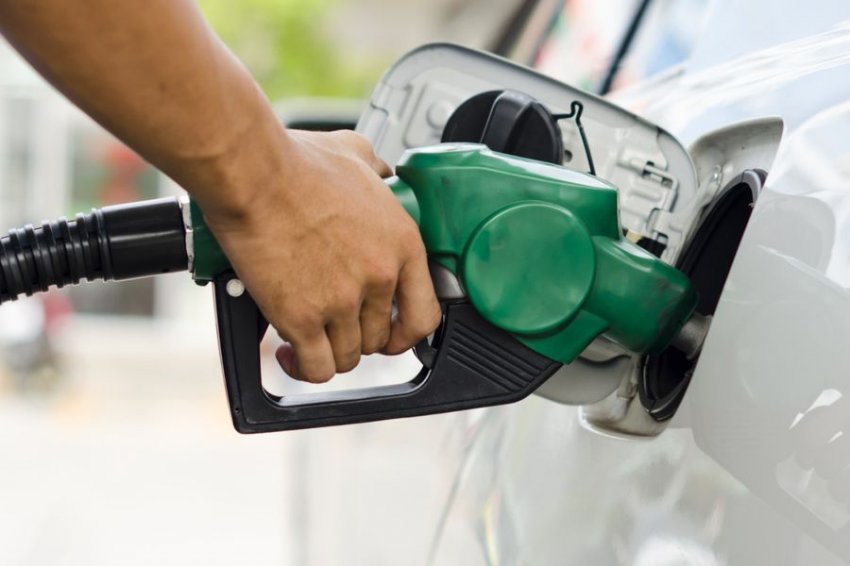 Rebajar el impuesto específico a los combustibles es socialmente regresivo, contaminante y atenta contra la acción climática