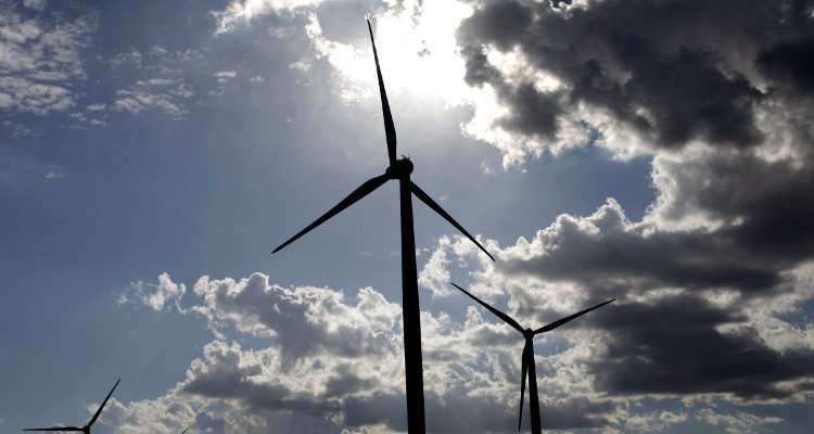 Energías renovables superan el 20% de la generación en agosto y meta se adelantaría en 6 años