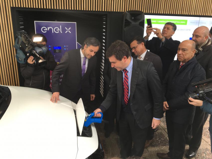 Se inaugura primer cargador bidireccional para vehículos eléctricos en América Latina