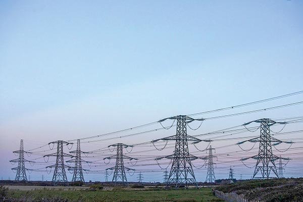 Sequía, menos gas y fallas de centrales se dejan sentir en el sector eléctrico